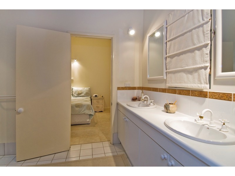 Holloways Beach QLD 4878