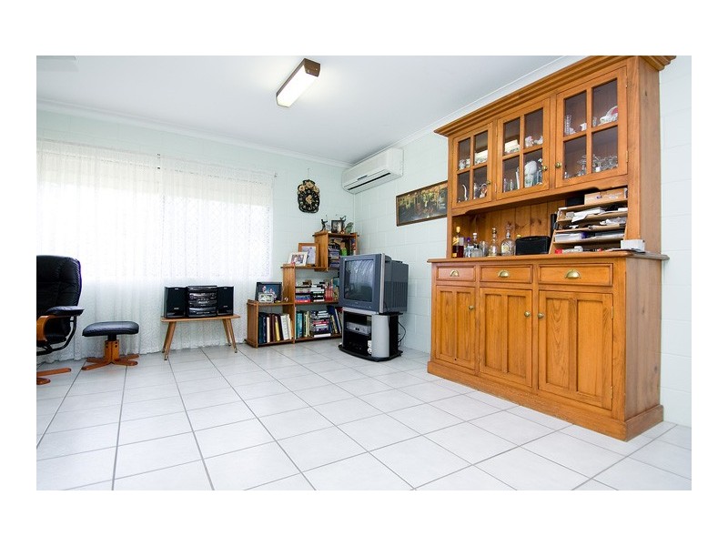 2 Karen Close, Woree QLD 4868