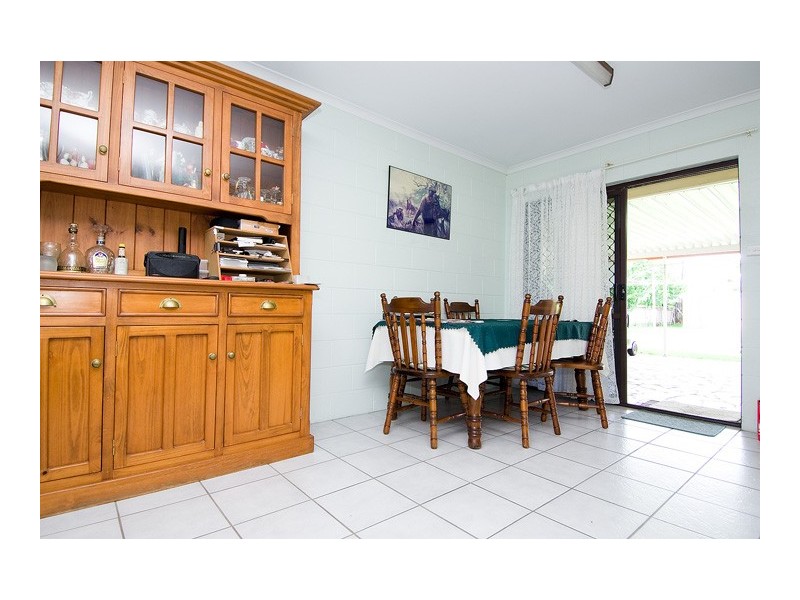 2 Karen Close, Woree QLD 4868