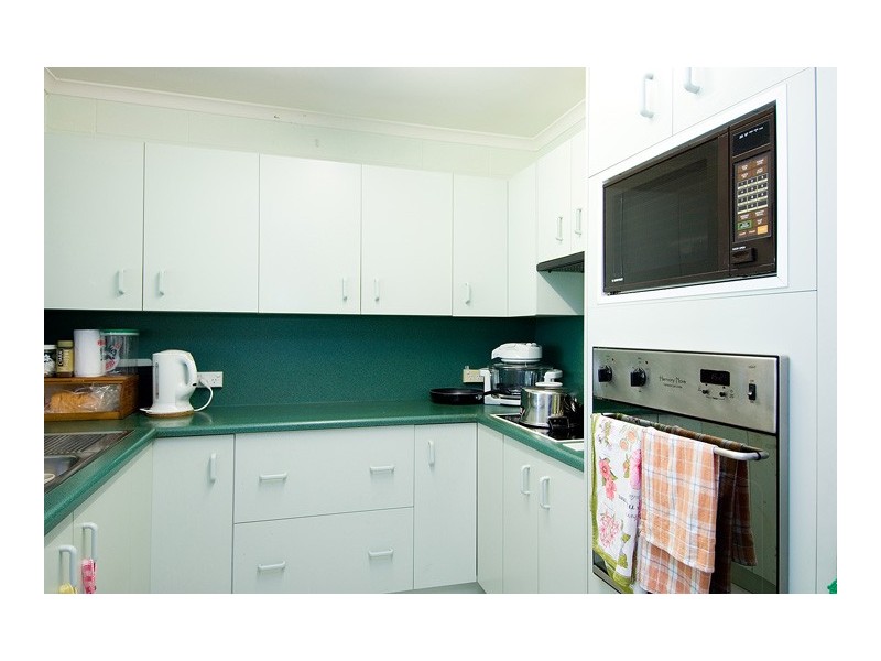 2 Karen Close, Woree QLD 4868