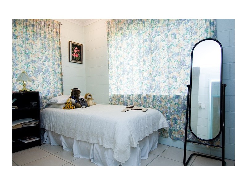 2 Karen Close, Woree QLD 4868