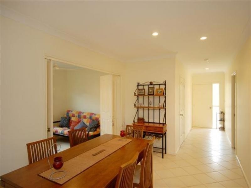 5 Surtees Close, Bentley Park QLD 4869