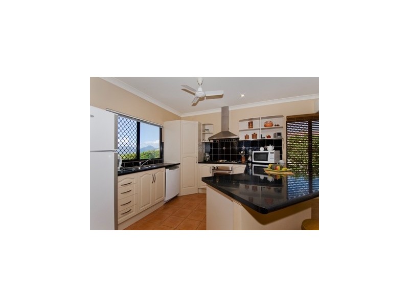 32 Guthrie Close, Bentley Park QLD 4869