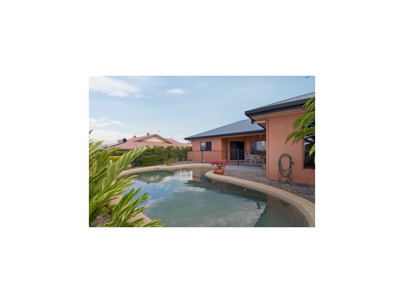 32 Guthrie Close, Bentley Park QLD 4869