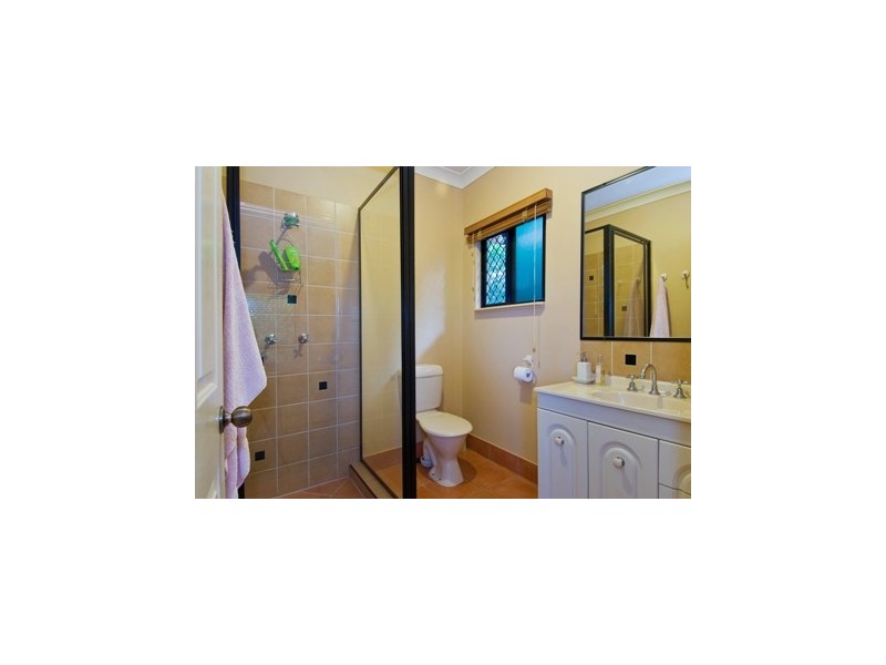 32 Guthrie Close, Bentley Park QLD 4869