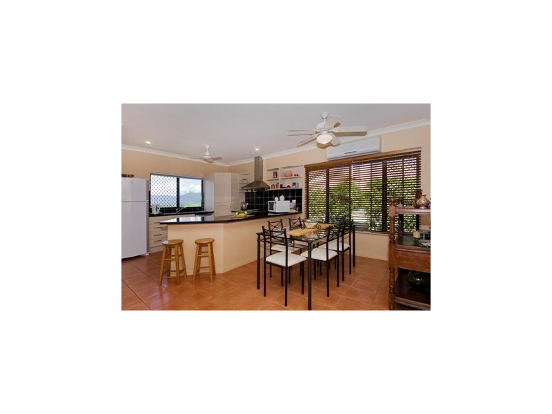 32 Guthrie Close, Bentley Park QLD 4869