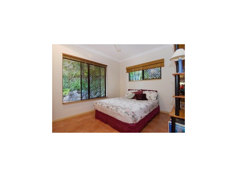 32 Guthrie Close, Bentley Park QLD 4869