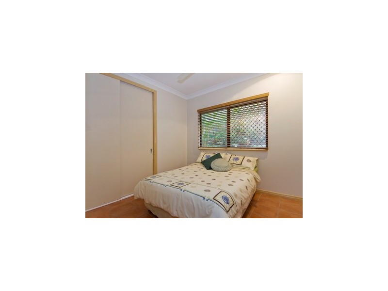 32 Guthrie Close, Bentley Park QLD 4869