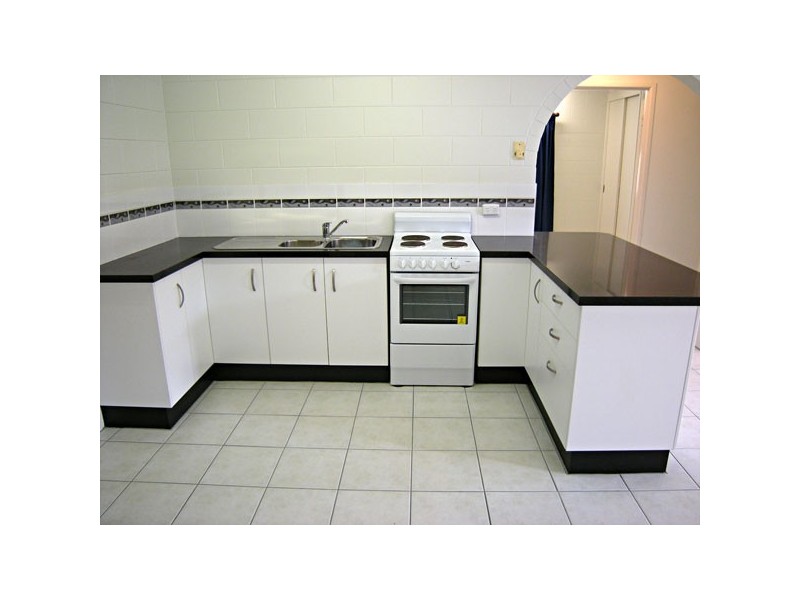 2/8 Maytown Close, Manoora QLD 4870