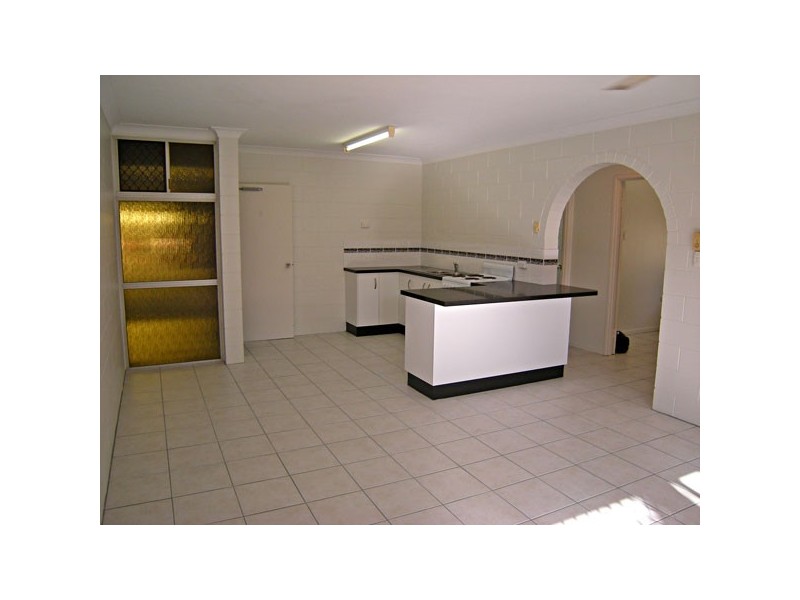 2/8 Maytown Close, Manoora QLD 4870