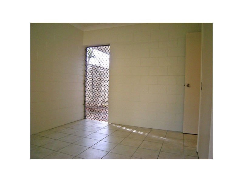 2/8 Maytown Close, Manoora QLD 4870