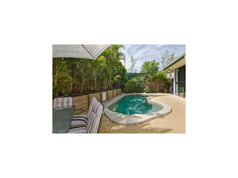 12 Surtees Close, Bentley Park QLD 4869