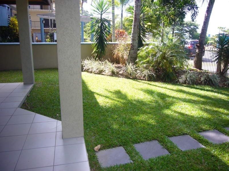 1/61-73 Sims Esplanade, Yorkeys Knob QLD 4878