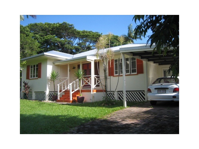 32 Murchison Street, Whitfield QLD 4870