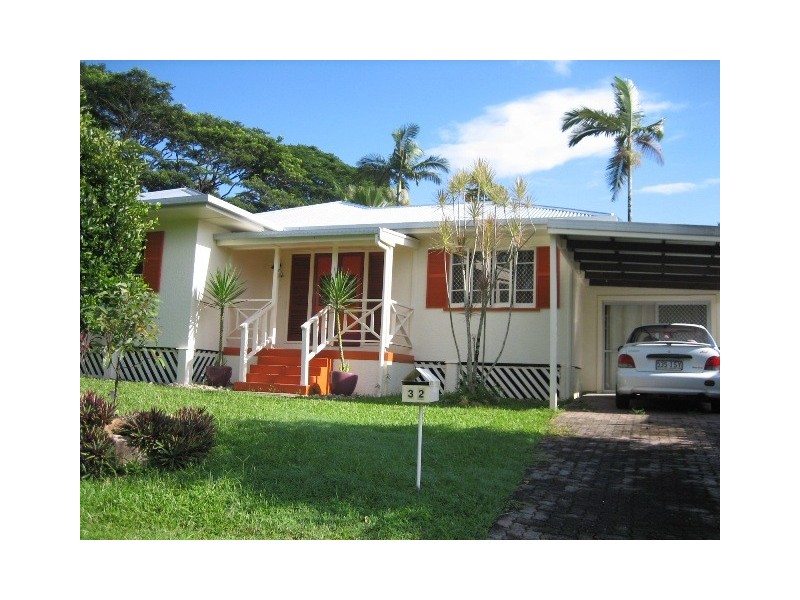 32 Murchison Street, Whitfield QLD 4870