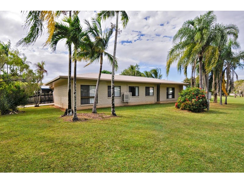 38-40 Lyndel Drive, Woree QLD 4868