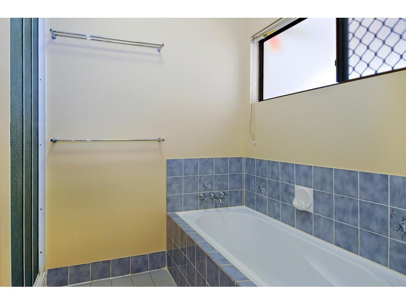 38-40 Lyndel Drive, Woree QLD 4868