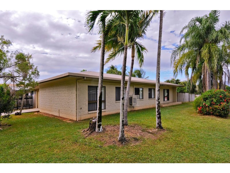 38-40 Lyndel Drive, Woree QLD 4868