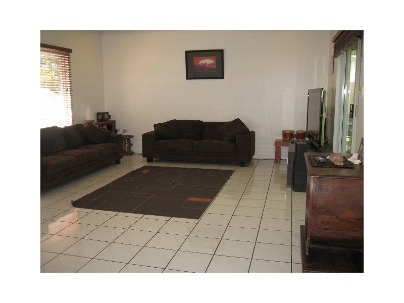 23 Dodd Court, Mooroobool QLD 4870