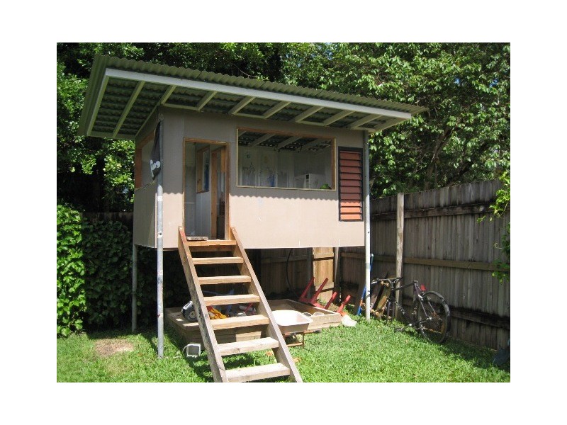 23 Dodd Court, Mooroobool QLD 4870