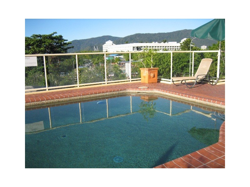 304/73 The Esplanade, Cairns QLD 4870