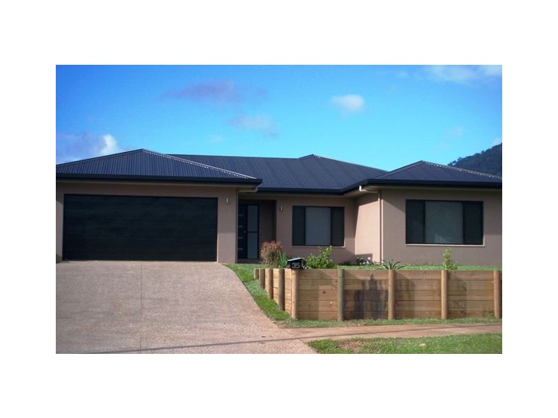 35 Larsen Road, Redlynch QLD 4870
