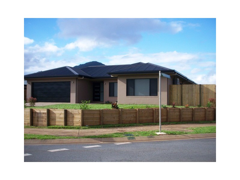 35 Larsen Road, Redlynch QLD 4870