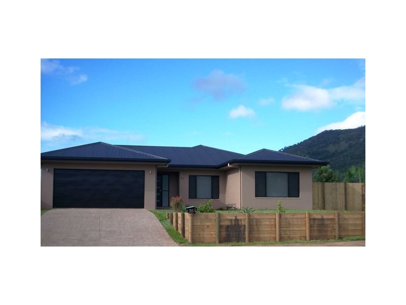 35 Larsen Road, Redlynch QLD 4870