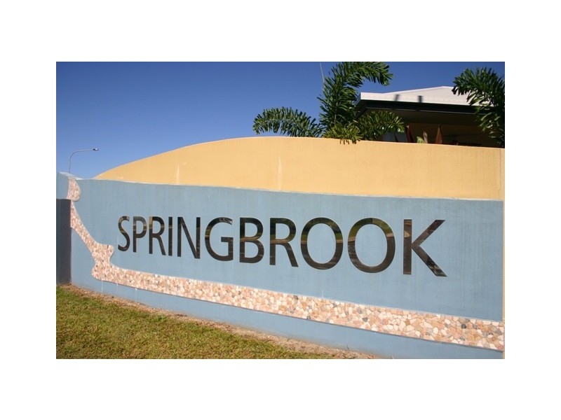 19 Springbrook Avenue, Redlynch QLD 4870