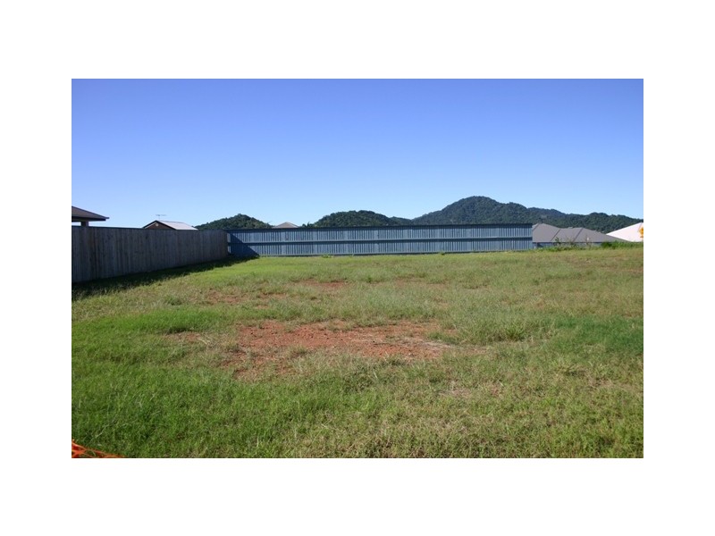 19 Springbrook Avenue, Redlynch QLD 4870