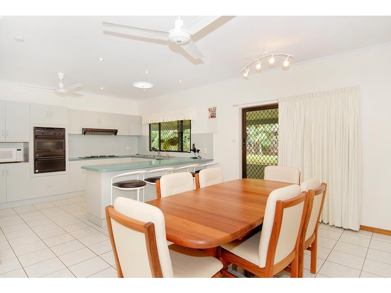 6 Redfern Place, Mooroobool QLD 4870