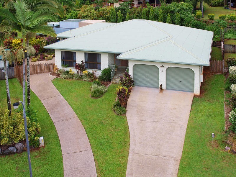 6 Redfern Place, Mooroobool QLD 4870