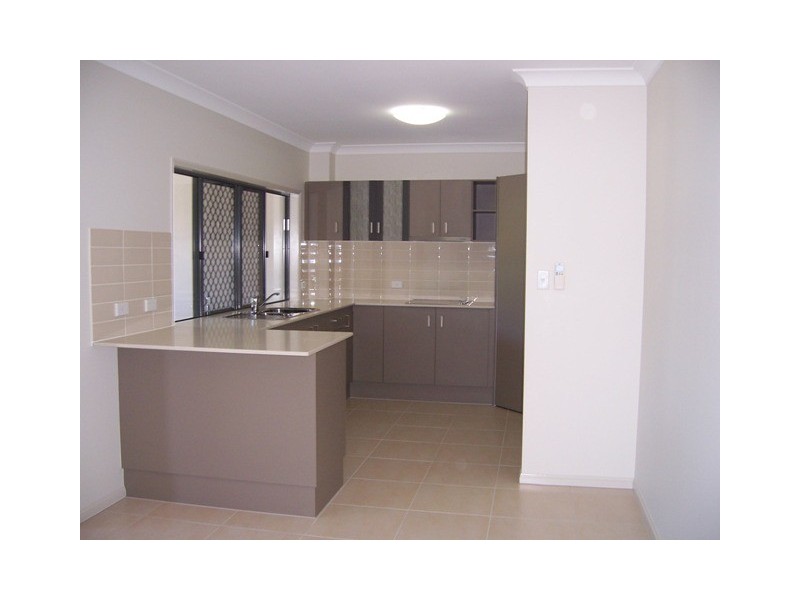 Manoora QLD 4870