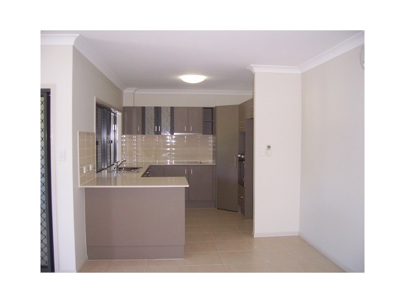 Manoora QLD 4870