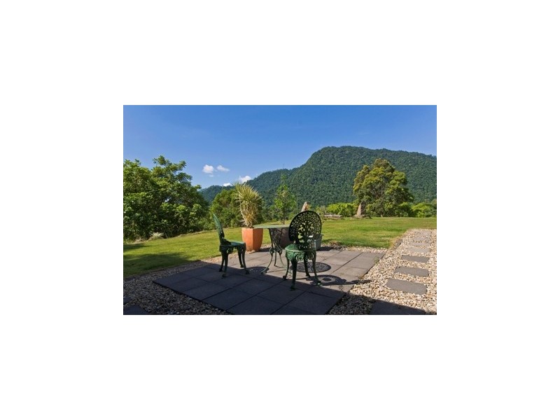 79 Currunda Close, Redlynch QLD 4870