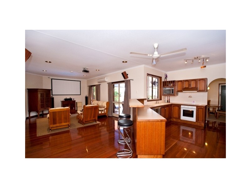 4 Dugong Close, Bentley Park QLD 4869