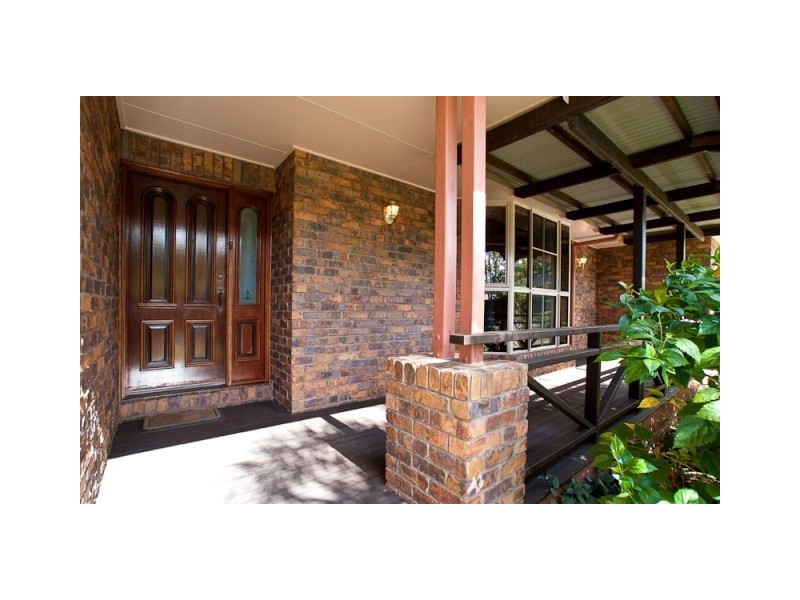 4 Dugong Close, Bentley Park QLD 4869