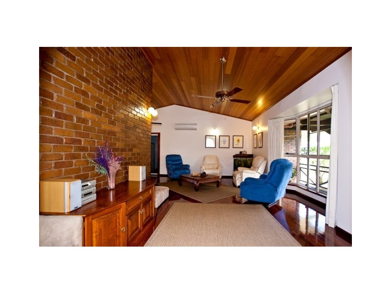 4 Dugong Close, Bentley Park QLD 4869