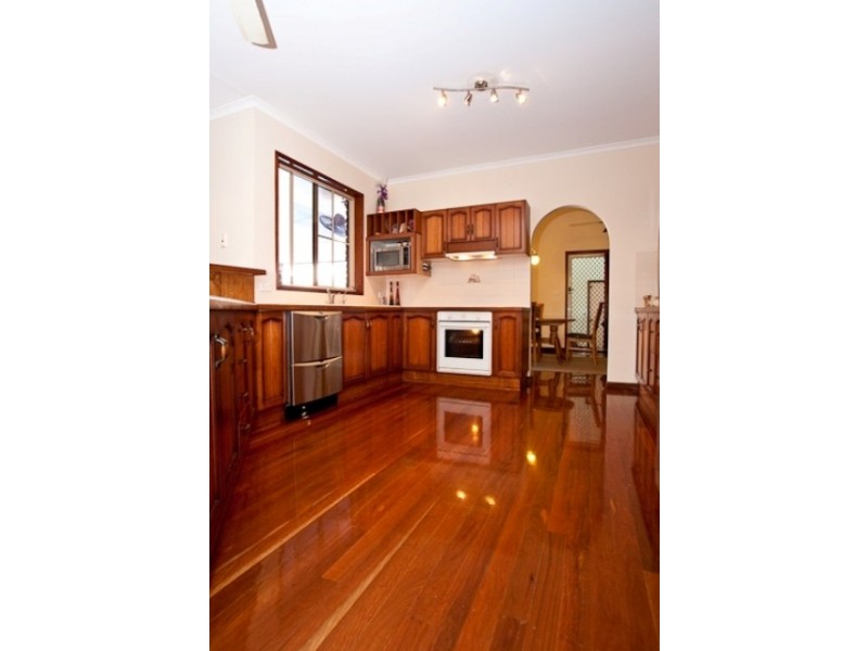 4 Dugong Close, Bentley Park QLD 4869