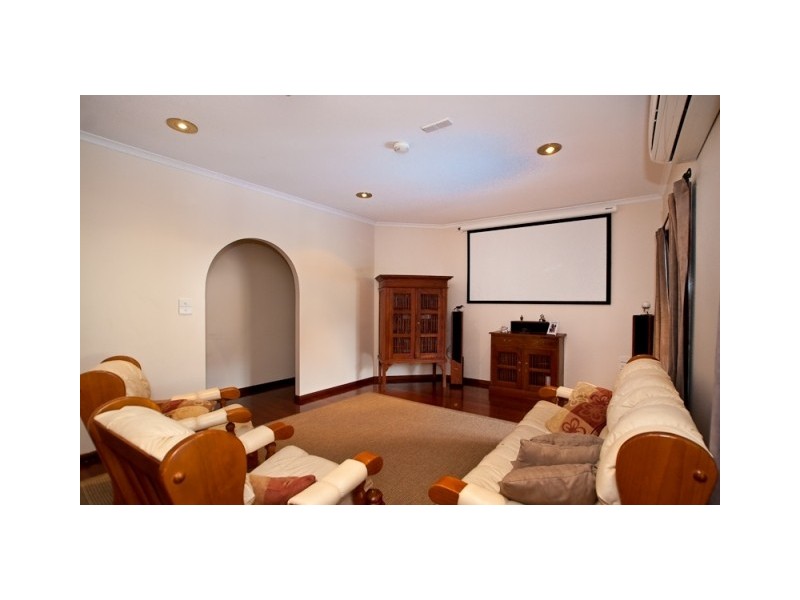 4 Dugong Close, Bentley Park QLD 4869