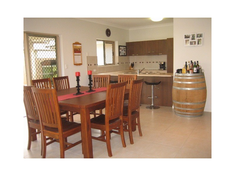 8 Cliffdale Street, Bentley Park QLD 4869