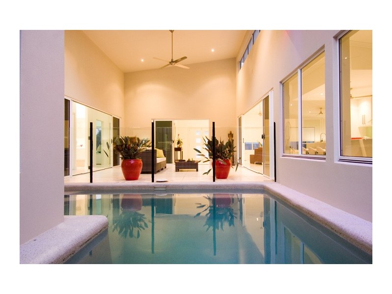 2 Carmelo Close, Whitfield QLD 4870