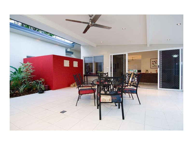 2 Carmelo Close, Whitfield QLD 4870