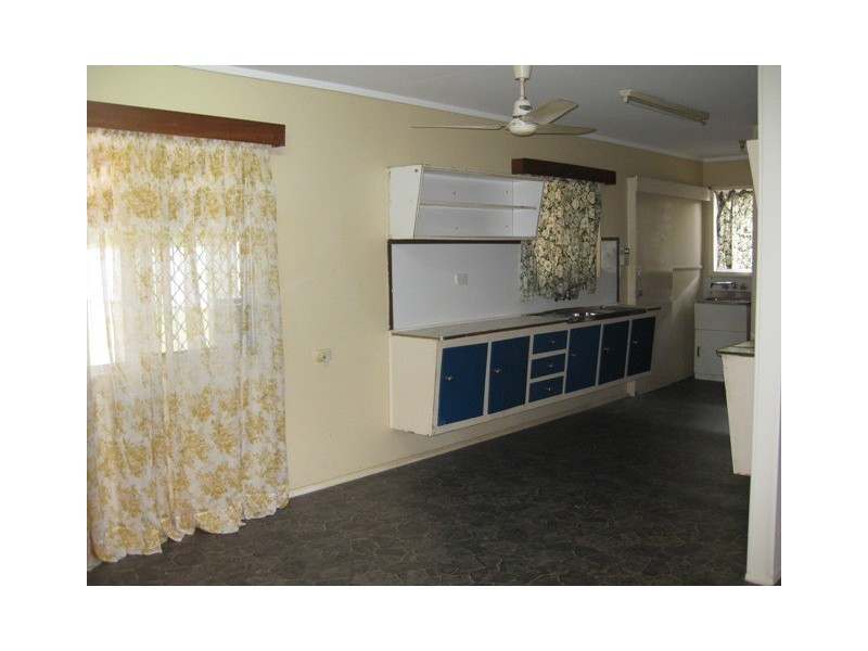 430 McCoombe Street, Mooroobool QLD 4870