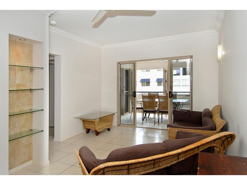 Unit 225 ”Whitfield Waters”, Manoora QLD 4870