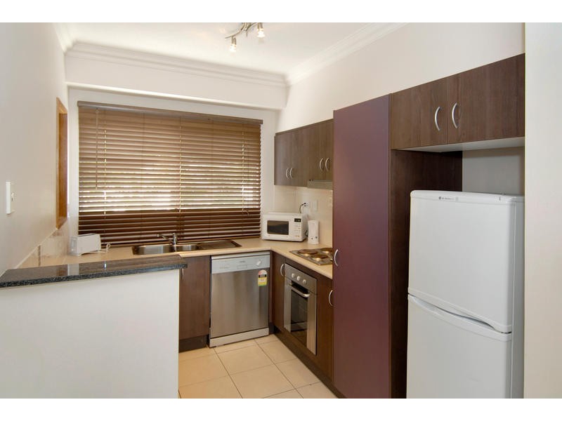 Unit 225 ”Whitfield Waters”, Manoora QLD 4870