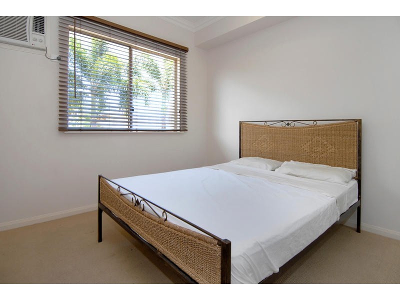 Unit 225 ”Whitfield Waters”, Manoora QLD 4870