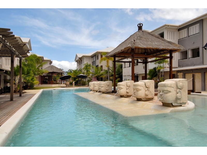 Unit 225 ”Whitfield Waters”, Manoora QLD 4870