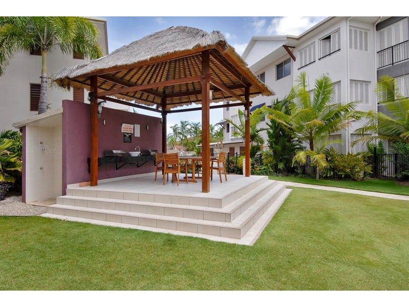 Unit 225 ”Whitfield Waters”, Manoora QLD 4870