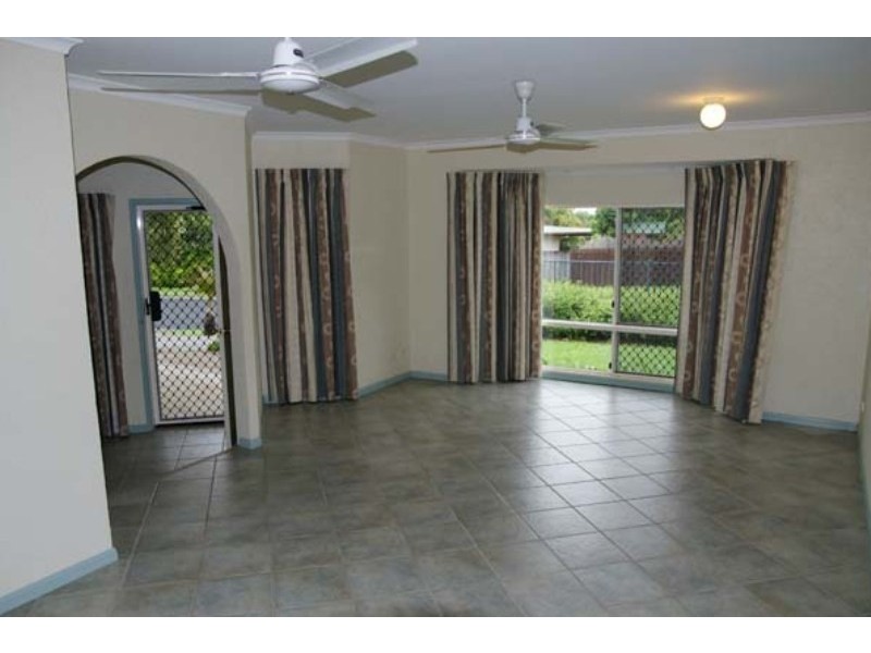 2 Jitta Close, Mount Sheridan QLD 4868